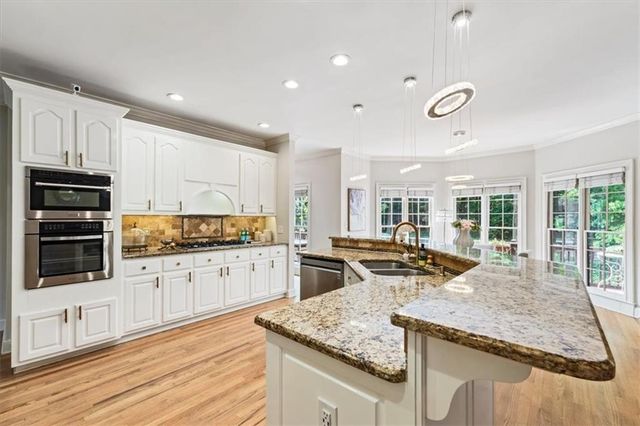 9170 Nesbit Lakes Drive, Roswell, GA 30022