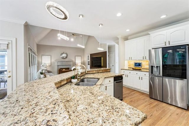 9170 Nesbit Lakes Drive, Roswell, GA 30022