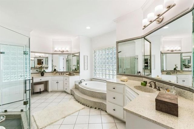9170 Nesbit Lakes Drive, Roswell, GA 30022
