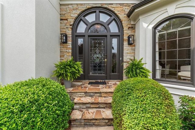 9170 Nesbit Lakes Drive, Roswell, GA 30022