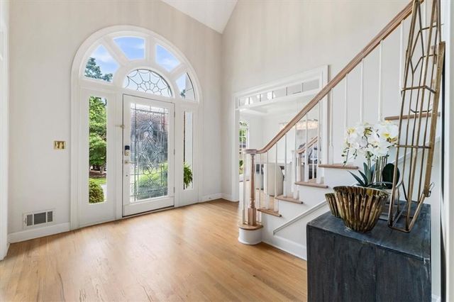 9170 Nesbit Lakes Drive, Roswell, GA 30022