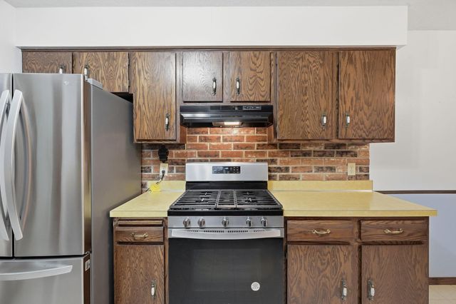 10304 107th Place N, Maple Grove, MN 55369