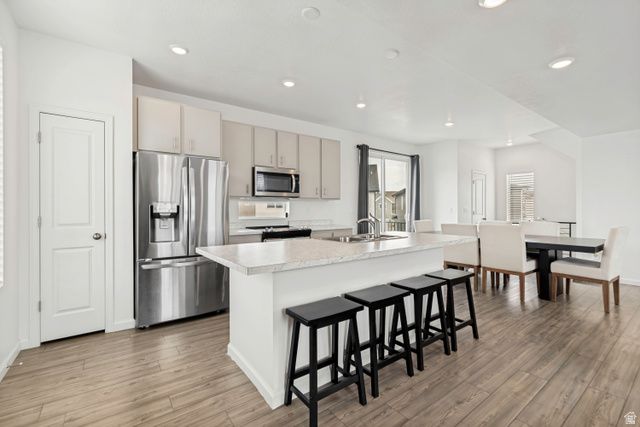 62 E STROLL AVE, Saratoga Springs, UT 84045