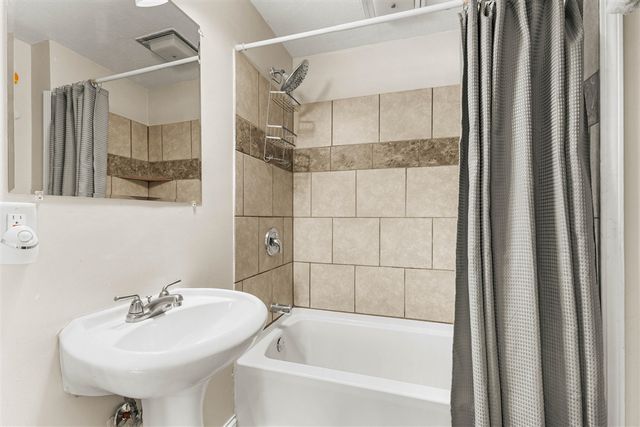 4305 Keller Street, Norton Shores, MI 49441