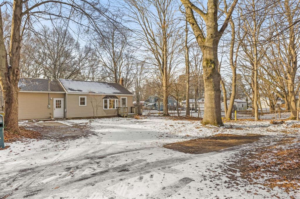 4305 Keller Street, Norton Shores, MI 49441
