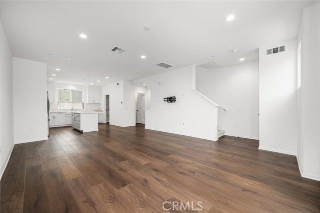 5860 LINDEN 8, Long Beach, CA 90805