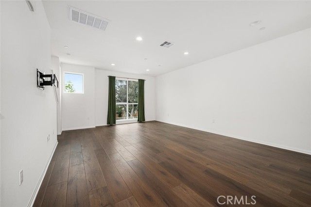 5860 LINDEN 8, Long Beach, CA 90805