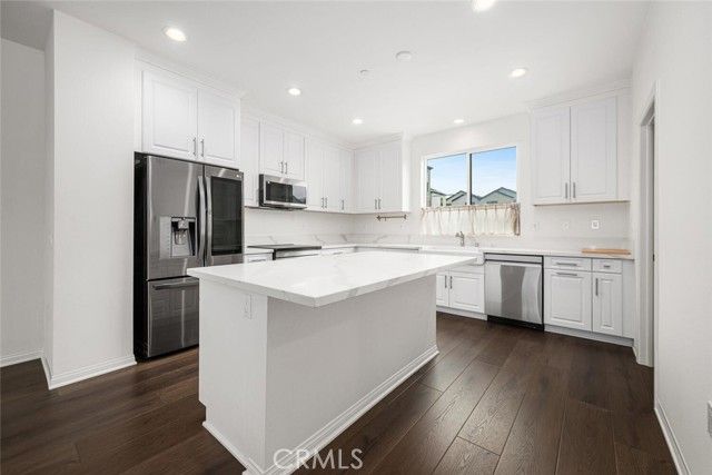 5860 LINDEN 8, Long Beach, CA 90805