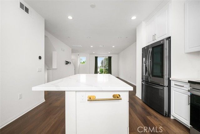 5860 LINDEN 8, Long Beach, CA 90805