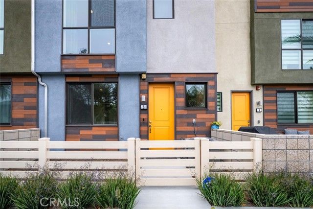 5860 LINDEN 8, Long Beach, CA 90805