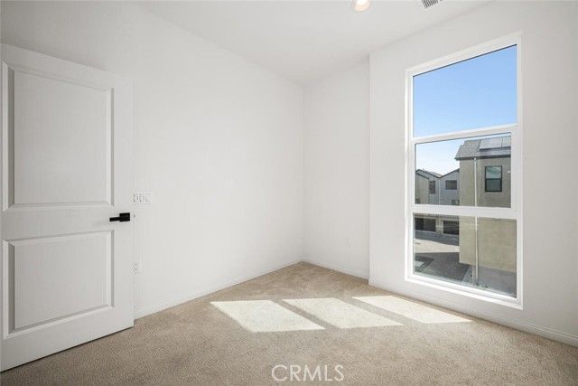 5860 LINDEN 8, Long Beach, CA 90805