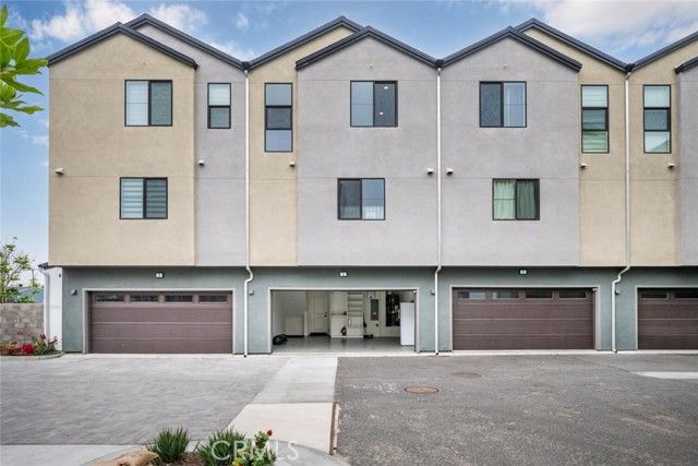 5860 LINDEN 8, Long Beach, CA 90805