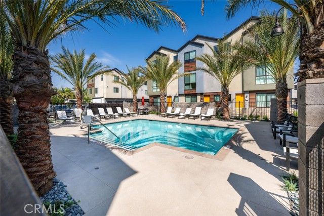 5860 LINDEN 8, Long Beach, CA 90805