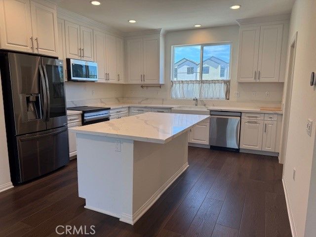 5860 LINDEN 8, Long Beach, CA 90805