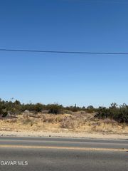 Cor Avenue O Pav 140e, Palmdale, CA 93591