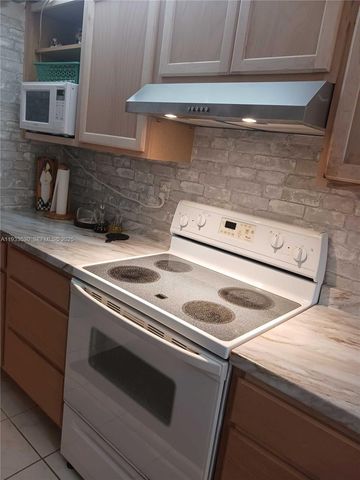 2901 NW 48th Ave 367, Lauderdale Lakes, FL 33313