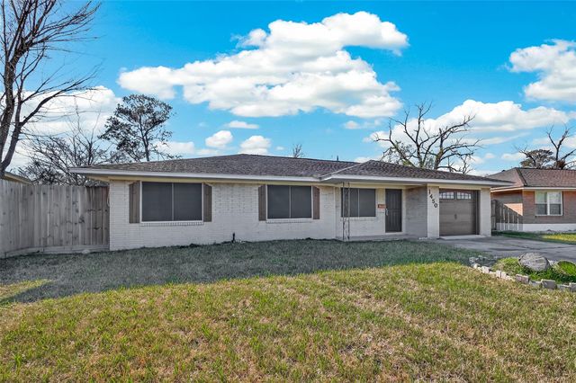 1450 Maryknoll Drive, Houston, TX 77015