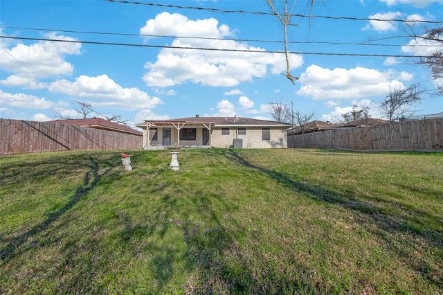 1450 Maryknoll Drive, Houston, TX 77015