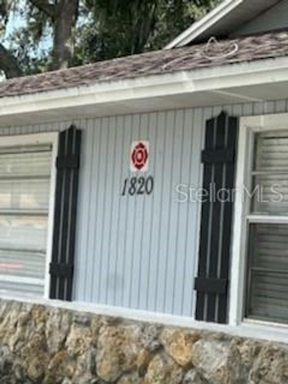 Image 2 of property listing at 1820 SE 40TH STREET ROAD, Ocala, FL 34480