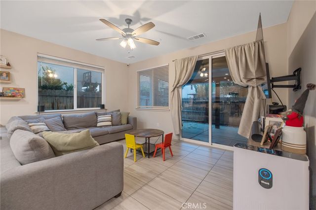 3433 W Milan, Visalia, CA 93277