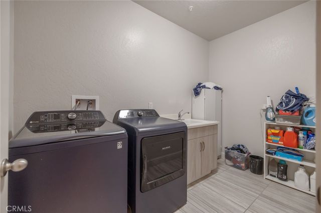 3433 W Milan, Visalia, CA 93277