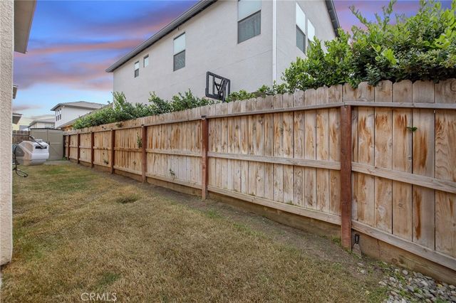 3433 W Milan, Visalia, CA 93277