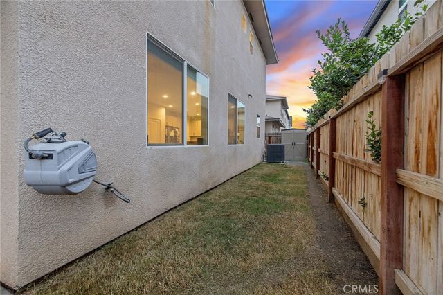 3433 W Milan, Visalia, CA 93277