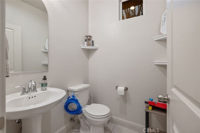 3433 W Milan, Visalia, CA 93277