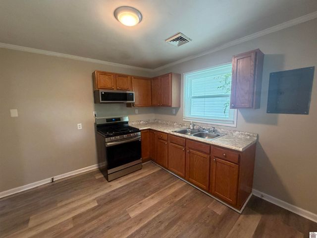2632 Goodman, Paducah, KY 42003