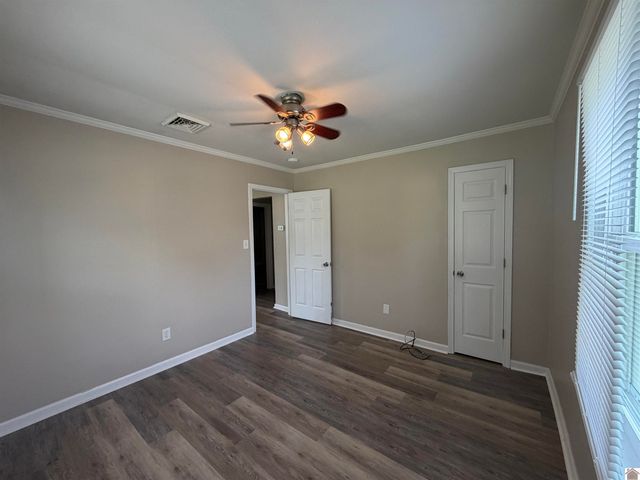 2632 Goodman, Paducah, KY 42003