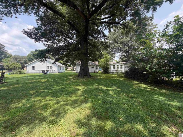 2632 Goodman, Paducah, KY 42003