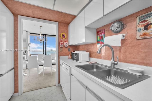 5510 N Ocean Drive 19B, Singer Island, FL 33404