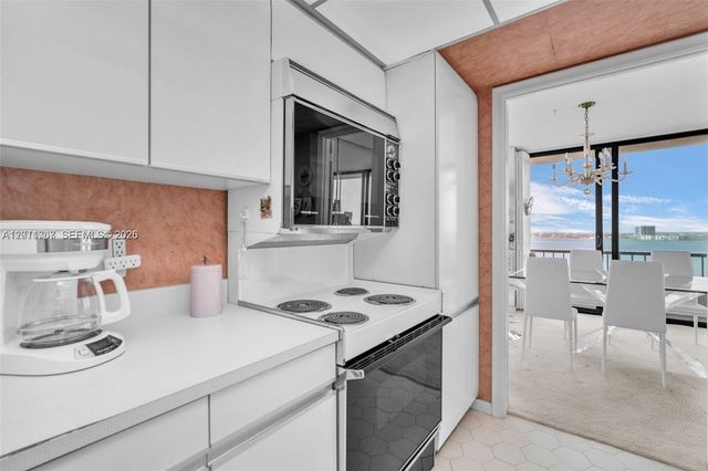 5510 N Ocean Drive 19B, Singer Island, FL 33404