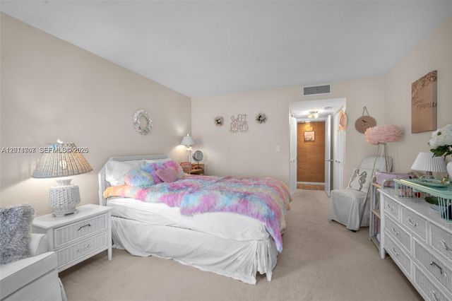 5510 N Ocean Drive 19B, Singer Island, FL 33404