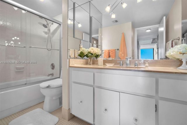 5510 N Ocean Drive 19B, Singer Island, FL 33404