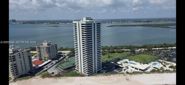 5510 N Ocean Drive 19B, Singer Island, FL 33404