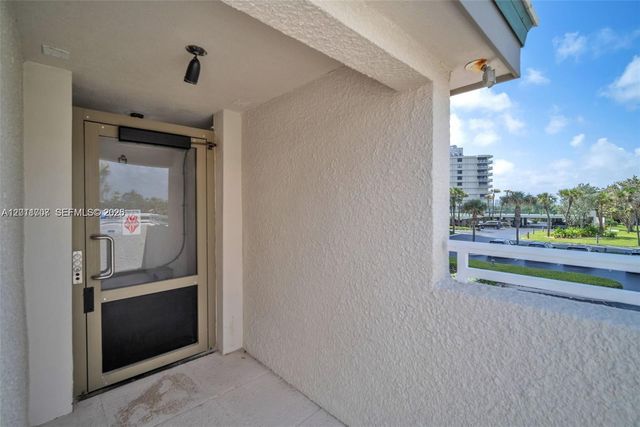 5510 N Ocean Drive 19B, Singer Island, FL 33404