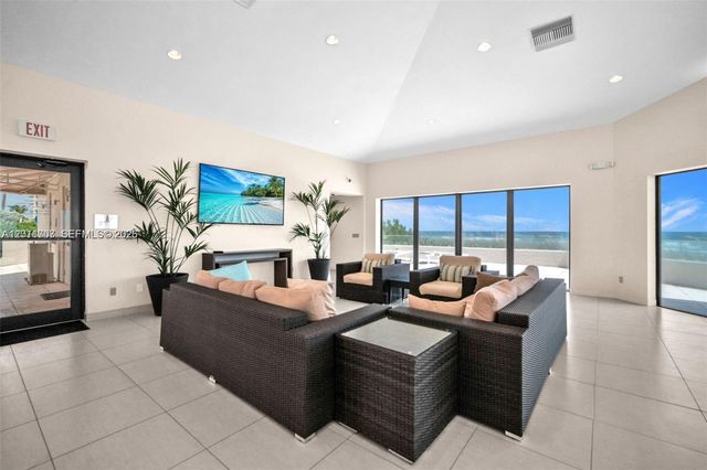 5510 N Ocean Drive 19B, Singer Island, FL 33404