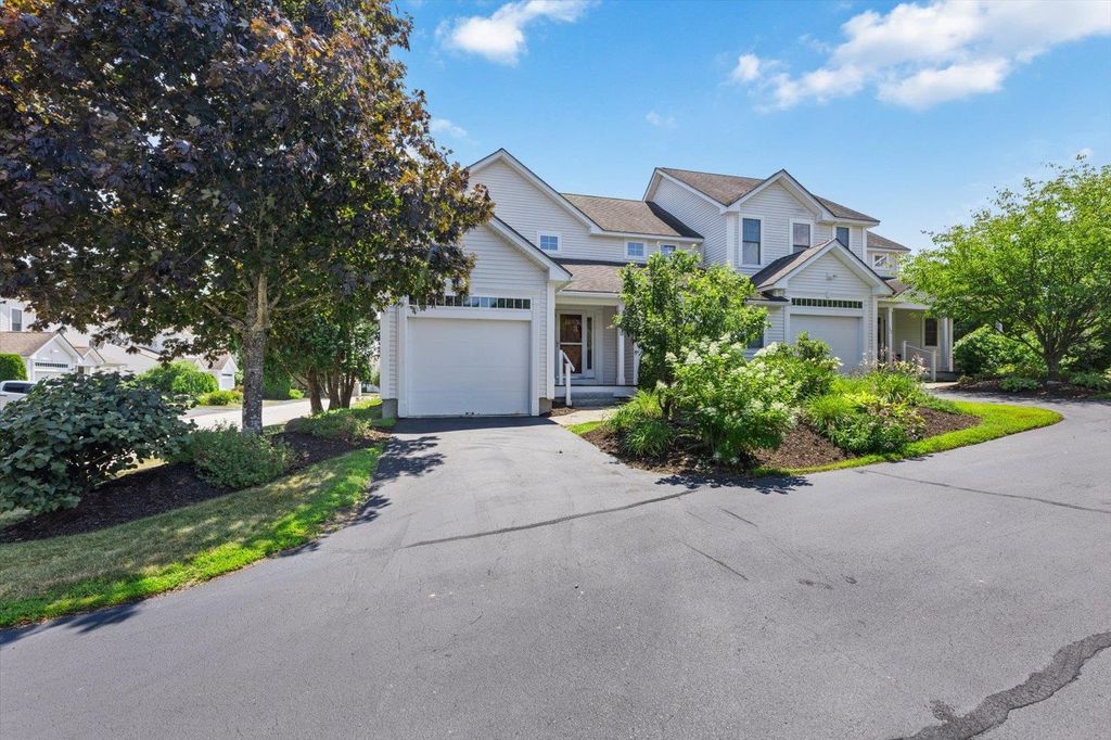 10 Eastridge Drive, Peterborough, NH 03458
