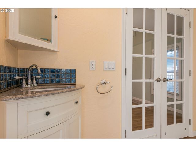 715 ELLSWORTH St, Eugene, OR 97402