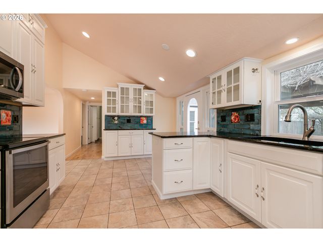 715 ELLSWORTH St, Eugene, OR 97402