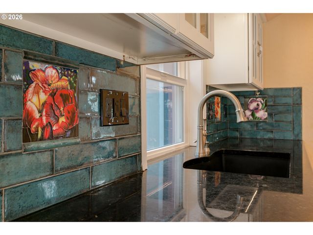 715 ELLSWORTH St, Eugene, OR 97402