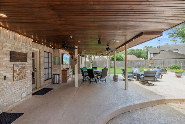 7806 Spruce Cove Drive, Houston, TX 77095