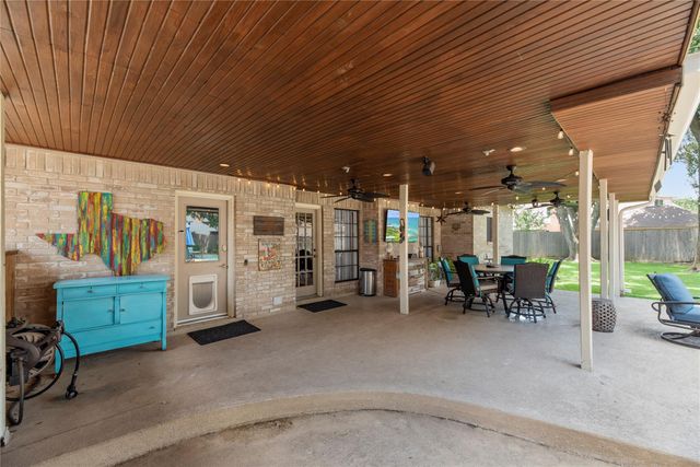 7806 Spruce Cove Drive, Houston, TX 77095