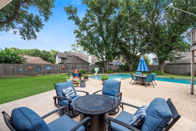7806 Spruce Cove Drive, Houston, TX 77095