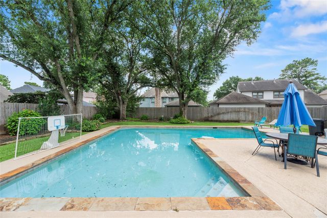 7806 Spruce Cove Drive, Houston, TX 77095