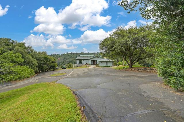 7357 Ridge Rd, Newcastle, CA 95658
