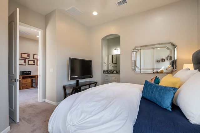 2235 Cebolla Creek Way NW, Albuquerque, NM 87120