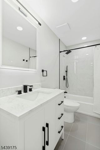 814 Hemlock Ct, Norwood Boro, NJ 07648