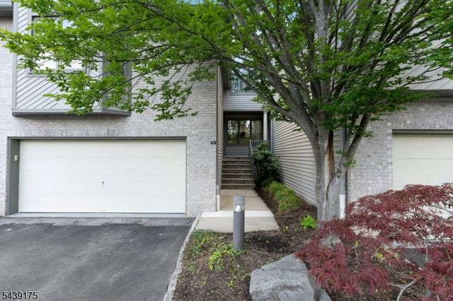 814 Hemlock Ct, Norwood Boro, NJ 07648